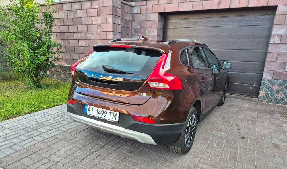 Автомобіль Volvo V40 Cross Country 2018
