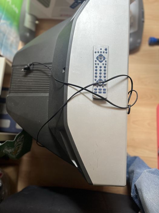 Televisor LG com 72cm