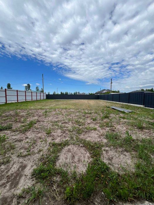 Продаж Будинок Дмитрівка, 11 соток, велика тераса, камін, все необхідне в пішій доступності, тиха зручний виїзд на Київ