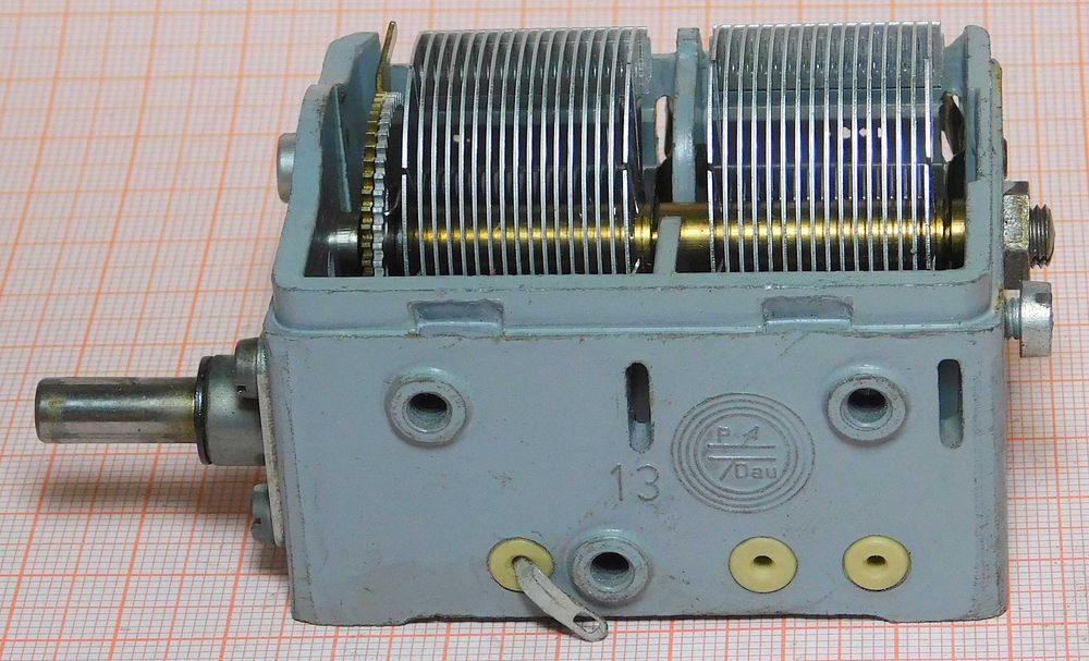 Kondensator powietrzny zmienny 400pF + 500pF [R2W3]11