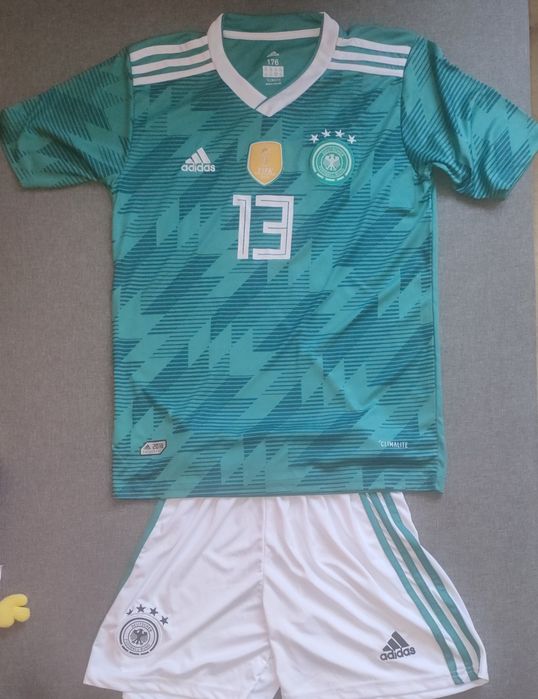 Adidas zestaw piłkarski rozm. 176 POLECAM, stan idealny.