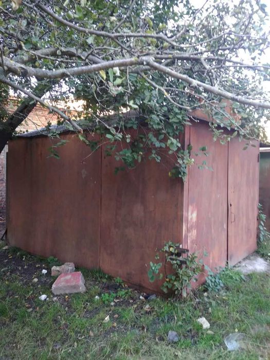 Гараж металевий з погребом