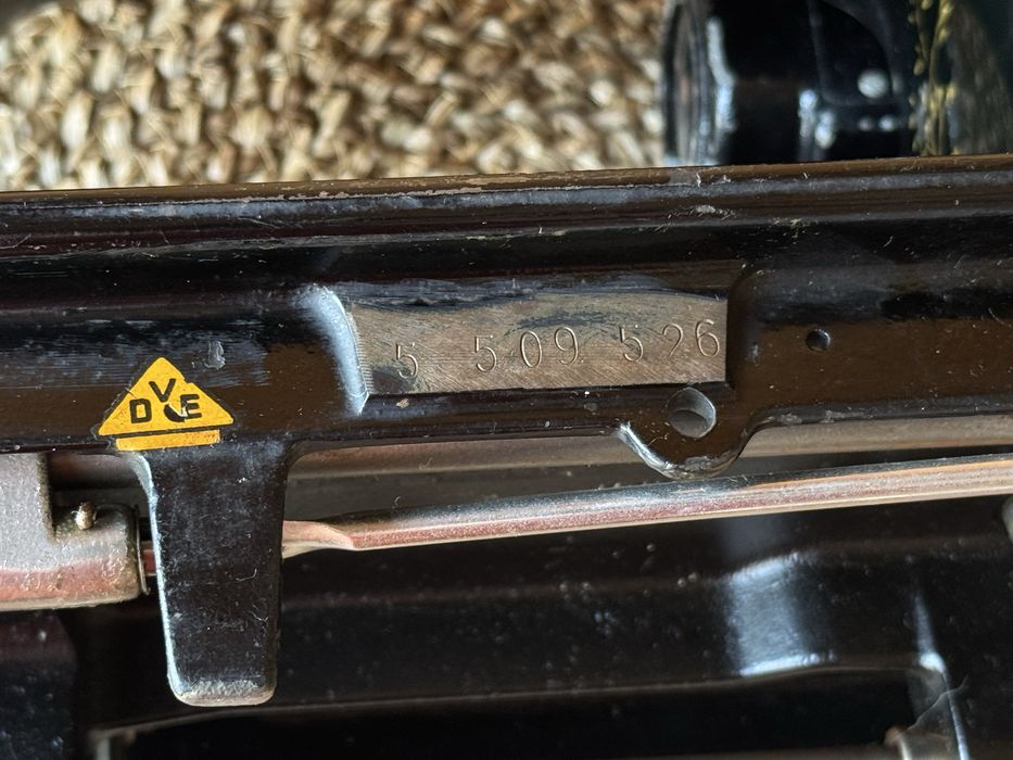 Pfaff 230 Automatic (1955) - Edição Limitada de Luxo com Decalques Dourados