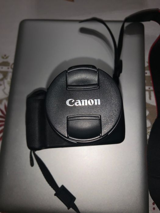 Canon EOS 1200D com acessórios