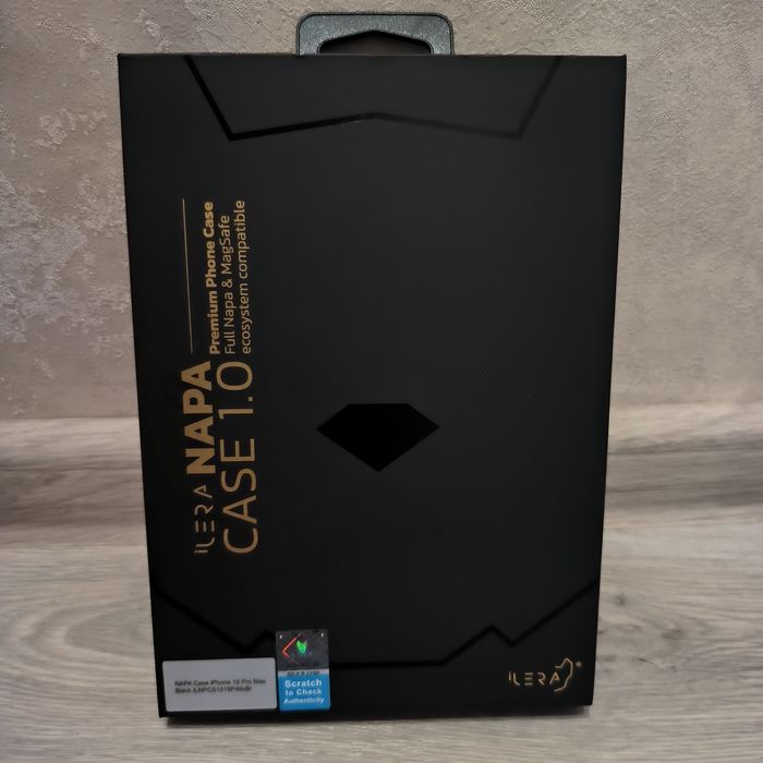 Чехол iLera NAPA Leather Case 1.0 для iPhone 15 Pro Max Black Magsafe