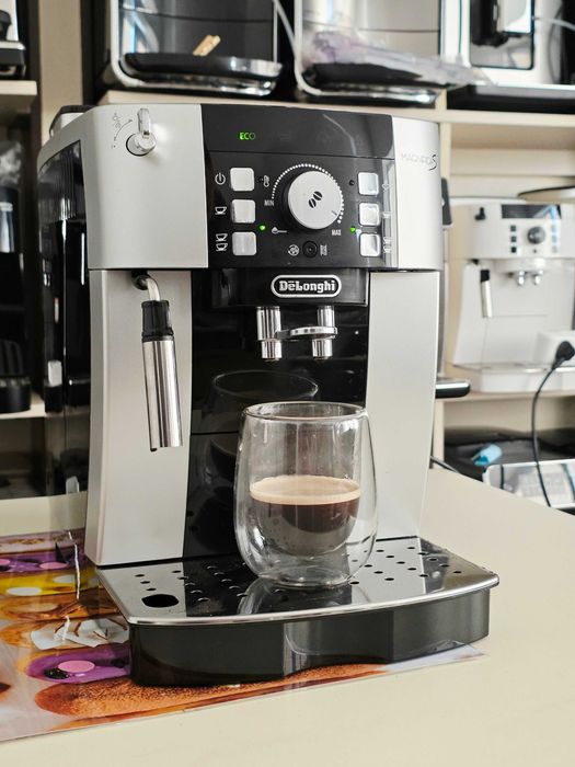 Кавомашина кофемашина Delonghi Magnifica S ECAM 21.117 супер стан 24рік