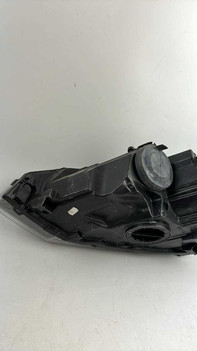 Lampa prawa VW Polo VI 6 przednia przód OE