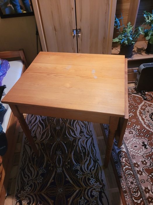 Składany stół drewniany
