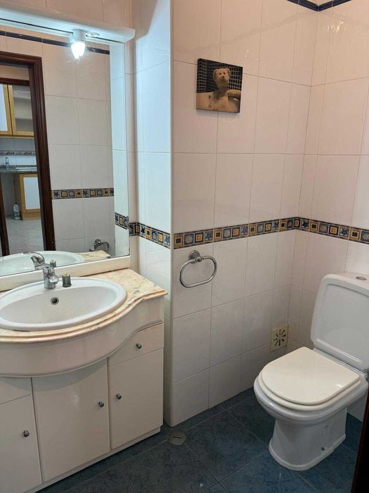 T2 Solarengo (Sul) com 2 WC, 2 Varandas, Vista Rio Sado e Lareira (Sem Mobília)