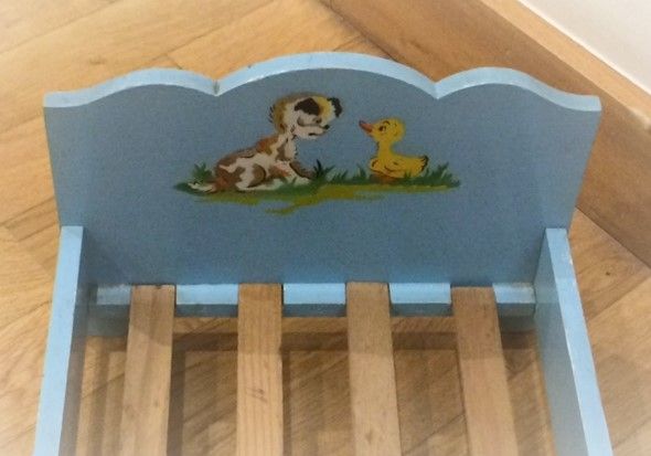 Antiga Mobilia de Quarto de bonecas usada