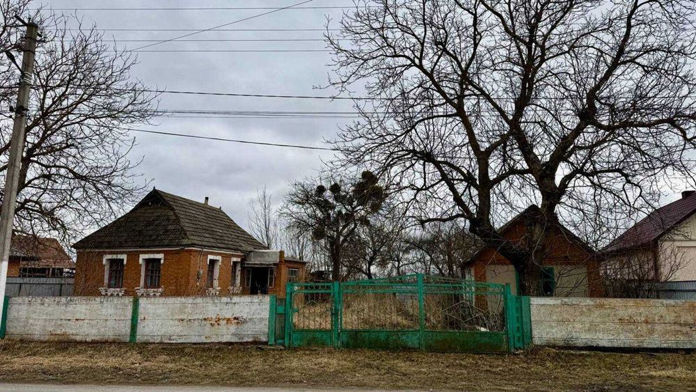 Продам будинок з великою ділянкою в Слободі Дашковецька