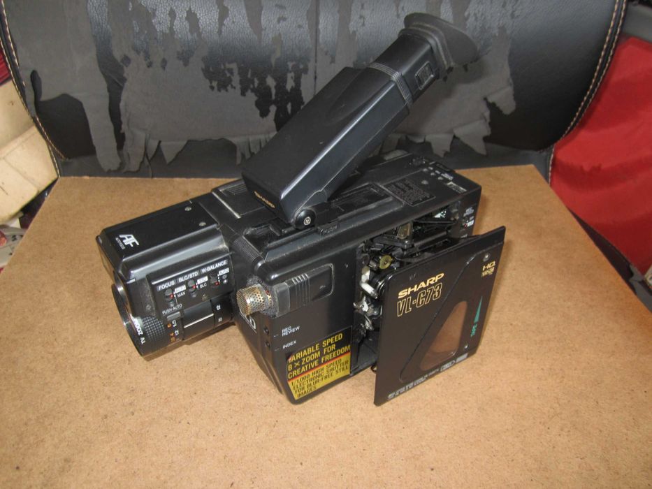 Видеокамера SHARP VL-C73