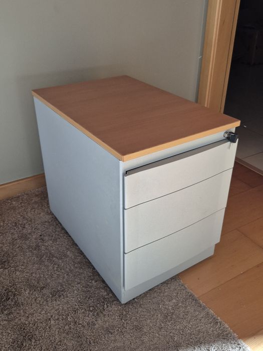 Bloco de gavetas para secretária