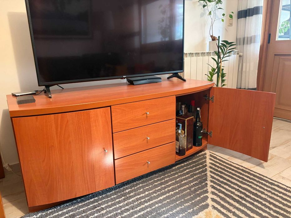 Aparador de televisão + Mesinha de apoio