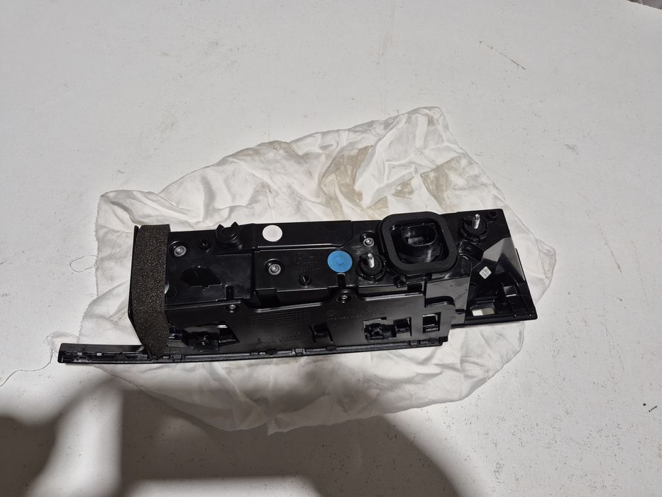 Range Rover Sport III 3. Lampa tylna prawa LED. L461RL. Europa