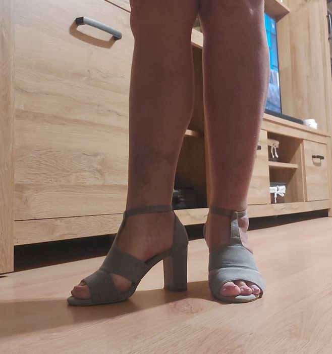 Sandałki na słupku