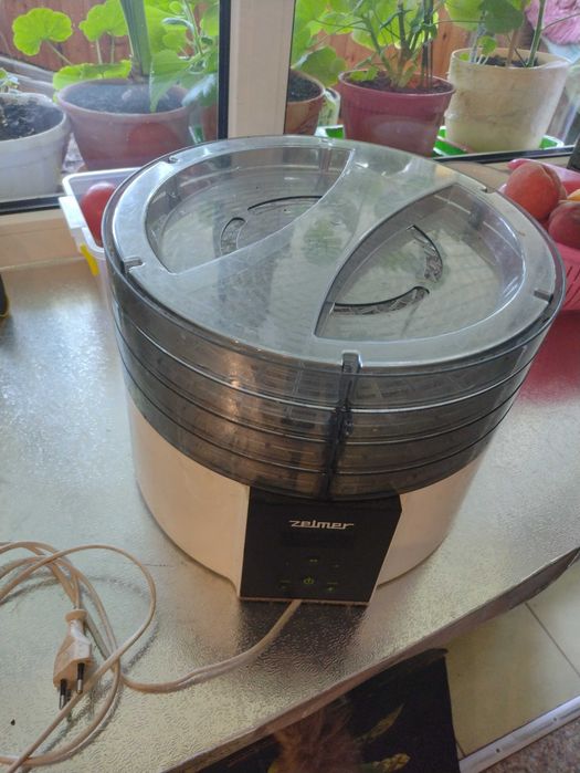 Электросушка для фруктов и овощей Zelmer 520W