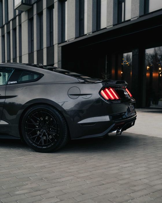 Wynajem Ford Mustang GT 5.0 V8 WYDECH wypożyczalnia samochodów