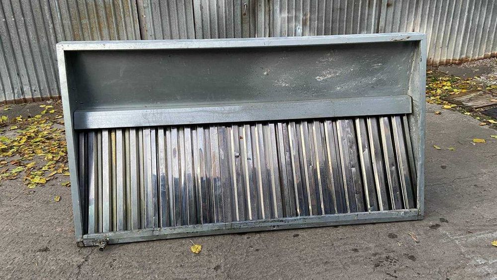 Б/у вытяжной зонт из нержавейки для кафе ресторана бара общепита