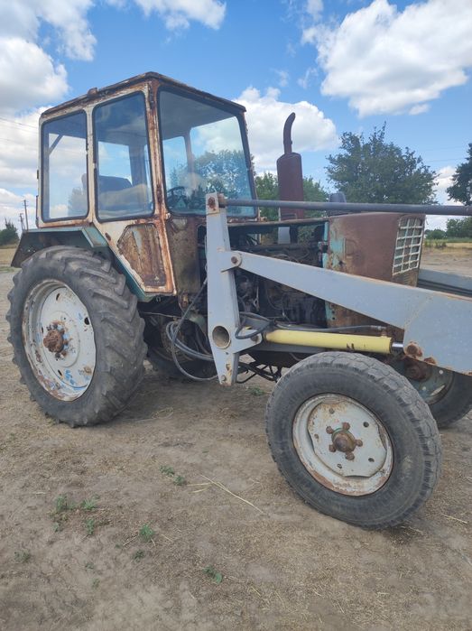 Продам ЮМЗ 6 з фронтальним погрущиком