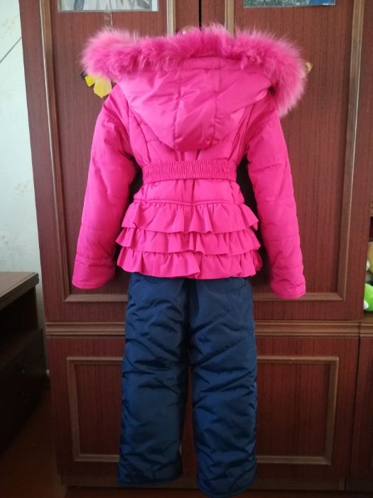 Зимняя курточка с комбинезоном на девочку
