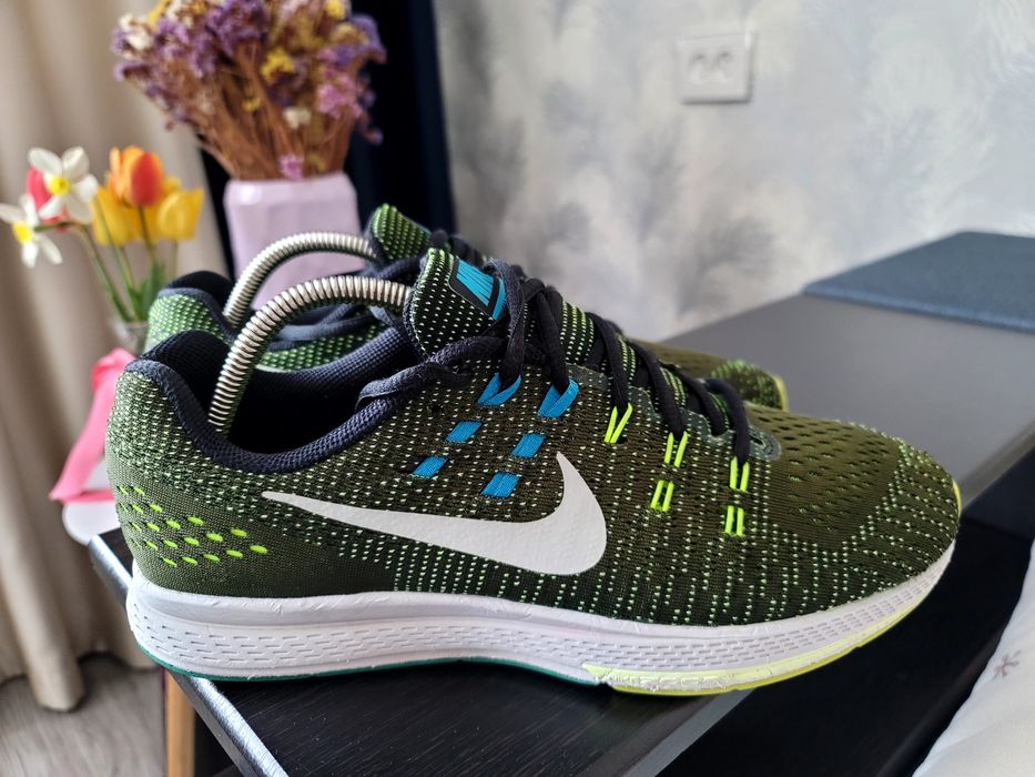 Продам фірмові кросівки Nike Air Zoom  Structure 19