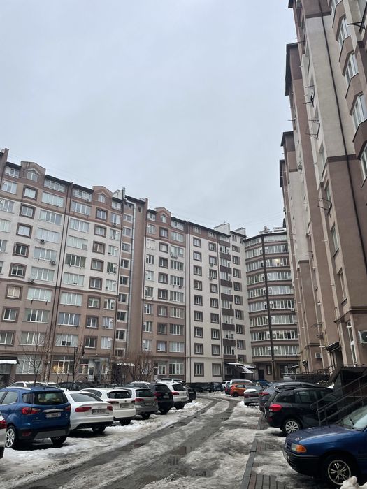 Продаж 1-кімнатної квартири, вул. Івасюка, поруч ТРЦ Арсен