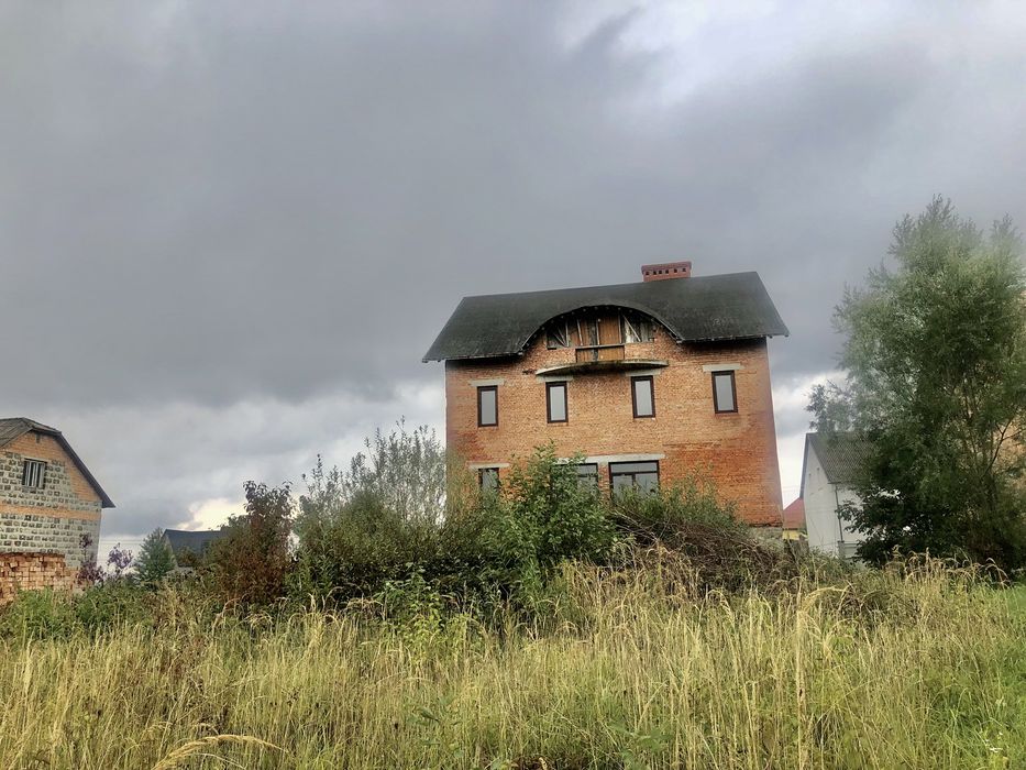 Продається будинок (незавершене будівництво)