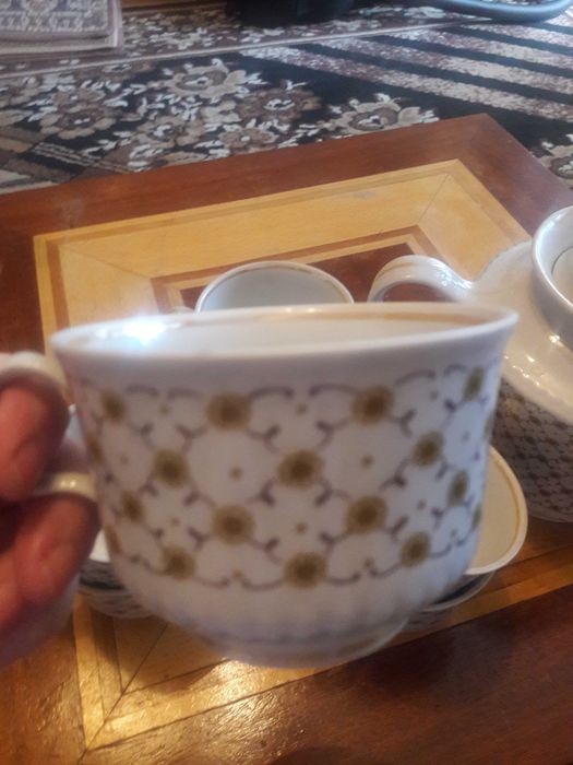 Чашечки с блюдцем