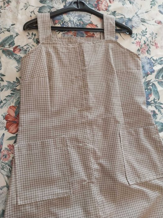 Bata, Vestido pinafore, salopete, jardineira axadrezado com bolsos frontais. Até XXL / 44