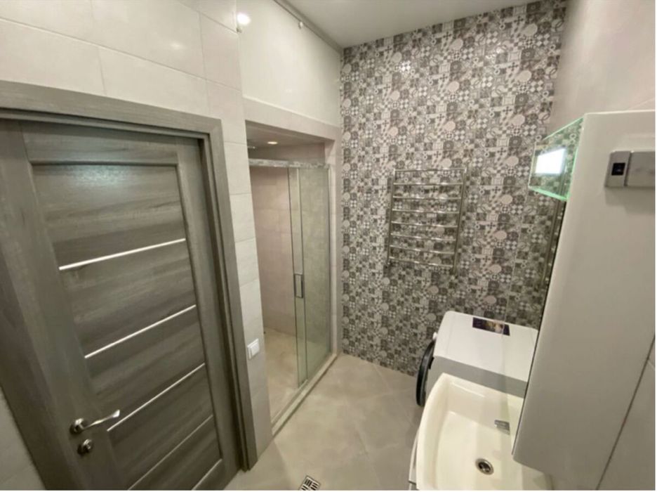 Первая сдача шикарной 2к/квартиры  Сталинки ,в районе ЖД - Вокзала !