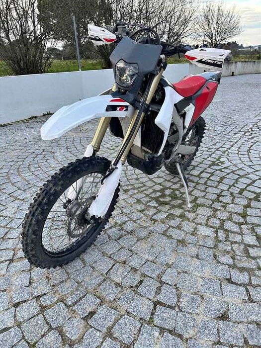 Vendo FANTIC XEF 250cc – 2022 - Matriculada