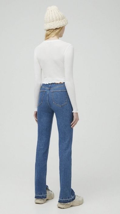 Білий топ з довгим рукавом