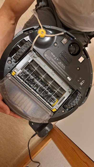 Roomba робот пилосос