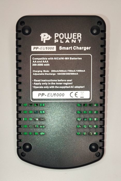 Інтелектуальний зарядний пристрій для  NiCd/NiMh (AA i AAA) PP-EU1000