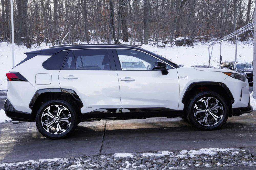 Toyota RAV4 Prime XSE      2022