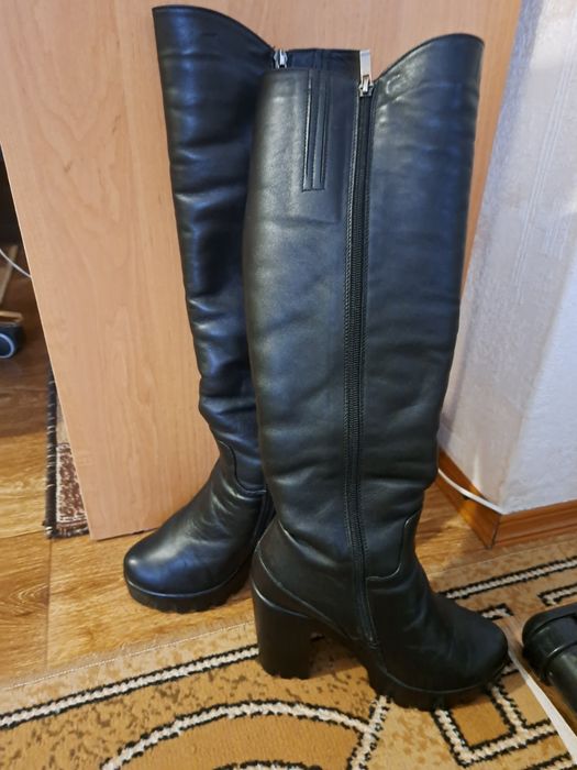 Чоботи зимові на високій платформі