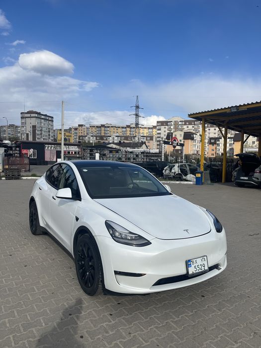 Продам Tesla Y 2023