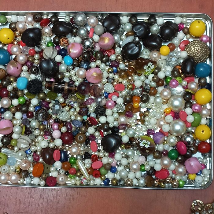 Продам намистини для біжутерії, рукоділля. Ціна за все