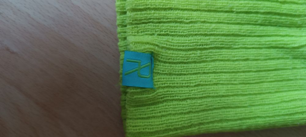 Czapka neonowa sportowa