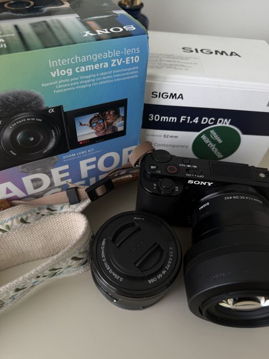 Sony ZV-E10 + 30mm f1.4