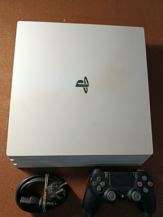 PlayStation 4 Pro Branca