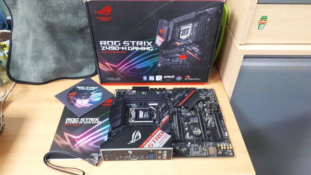 Материнська плата Asus Rog Strix Z490-H Gaming