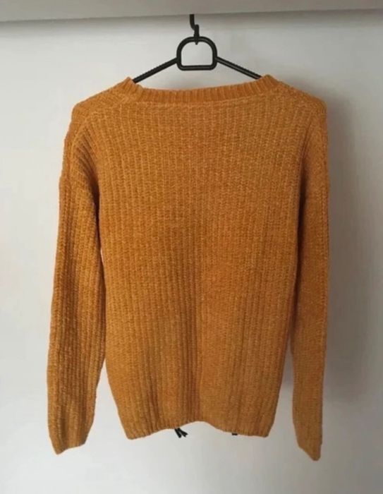 Sweter ze wstążkami