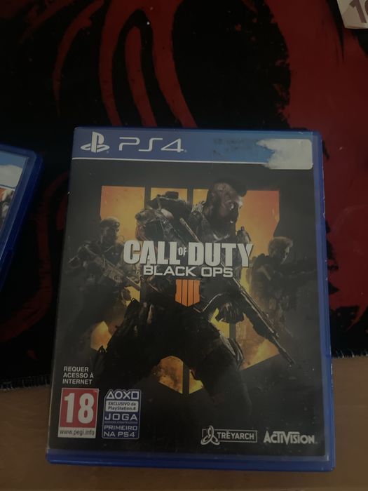 Play 4 con um controlo e dois jogos