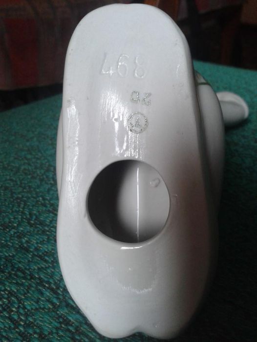 Фарфоровая статуэтка "Девушки"