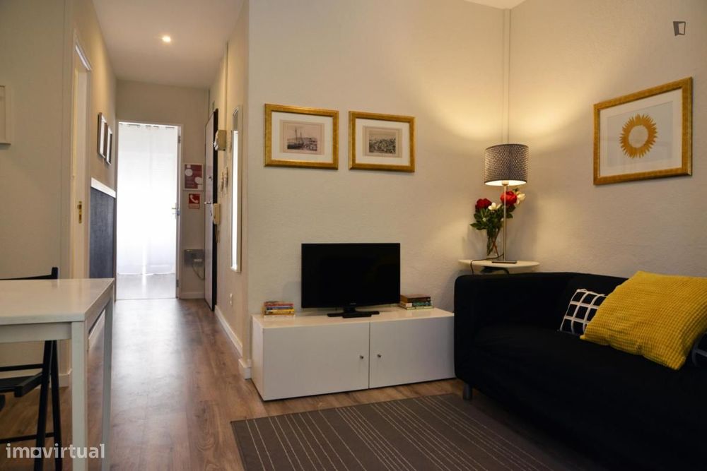 Apartamento com 3 quartos - localizado em Campolide Lisbon