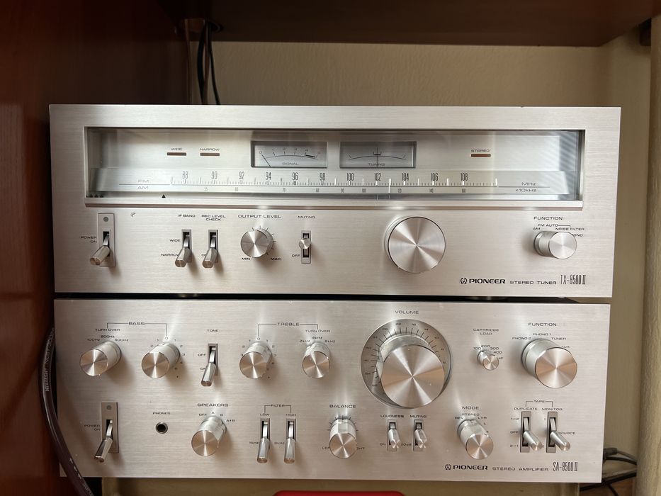 Підсилювач PIONEER SA 8500 mk II та Тюнер PIONEER TX 8500 mk II.