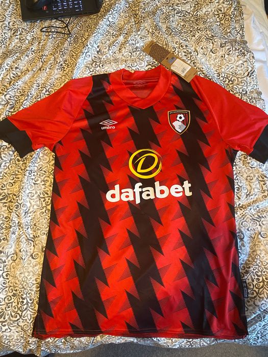 Спортивная футболка