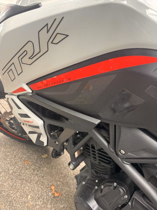 Trk 702x semi nova , conta com 8400km